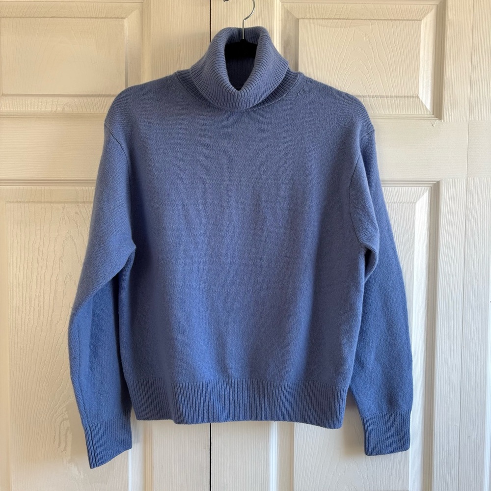 Uniqlo Sky Blue 100% Wool Turtleneck Sweater Career Academia Oversized XS Chunky